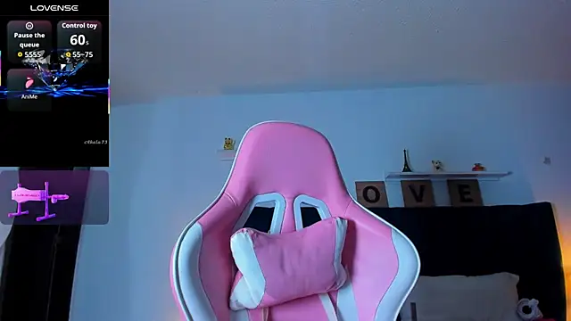 Issac james  online show from October 3, 4:31 am