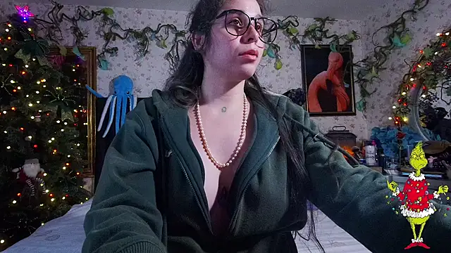 Elizabeth77  online show from December 23, 8:14 pm