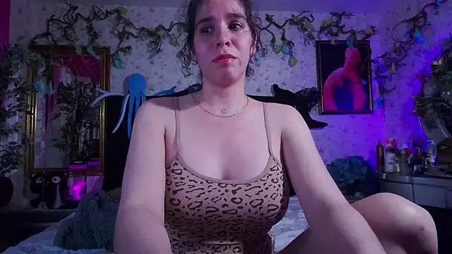 Elizabeth77  online show from January 28, 8:04 pm