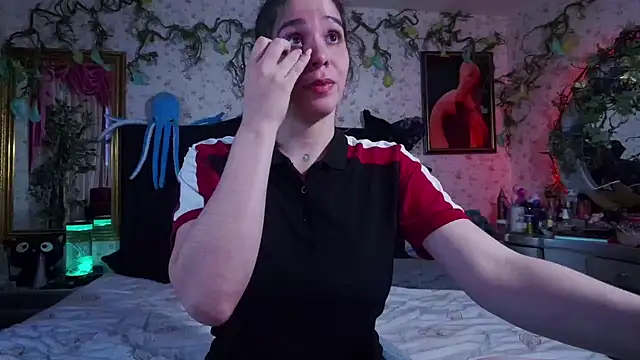 Elizabeth77  online show from February 4, 7:11 pm