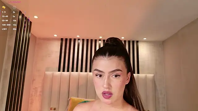 PaulinaSantos  online show from February 23, 8:17 pm