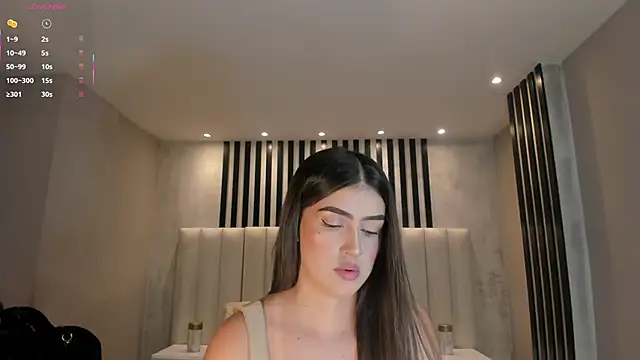 PaulinaSantos  online show from February 25, 7:34 pm