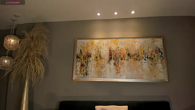 PaulinaSantos  online show from March 8, 4:55 pm