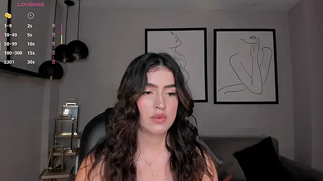 PaulinaSantos  online show from June 4, 7:09 pm
