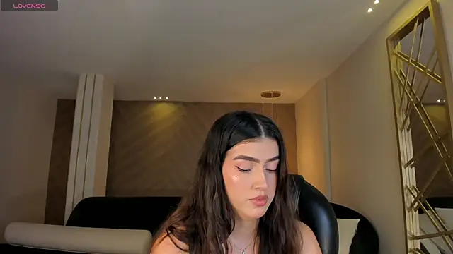 PaulinaSantos  online show from June 11, 8:18 pm