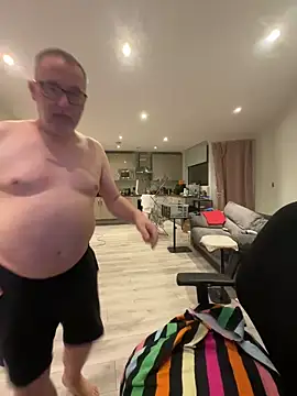 LondonTeffy online show from June 16, 9:17 pm