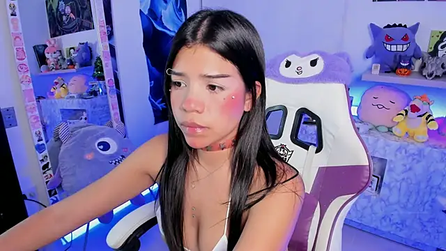 Snapshot of cutestephuwu chatting on December 18, 3:37 am cutestephuwu online show from December 18, 3:37 am