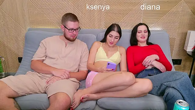 Snapshot of Ksenny chatting on October 21, 11:33 am Ksenny online show from October 21, 11:33 am