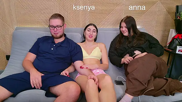 Snapshot of Ksenny chatting on October 24, 10:22 am Ksenny online show from October 24, 10:22 am