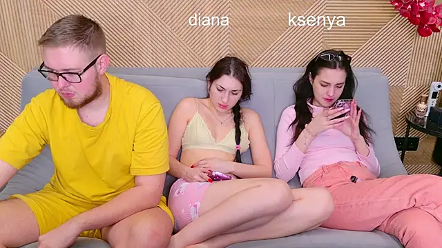 Snapshot of Ksenny chatting on March 31, 4:46 am Ksenny online show from March 31, 4:46 am