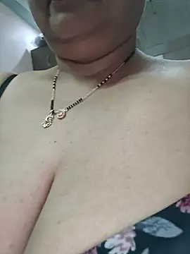 Snapshot of Dianaa9 chatting on February 22, 5:11 pm Dianaa9 online show from February 22, 5:11 pm