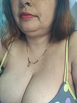 Snapshot of Dianaa9 chatting on February 24, 9:40 am Dianaa9 online show from February 24, 9:40 am