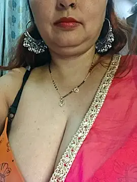 Snapshot of Dianaa9 chatting on February 26, 4:39 pm Dianaa9 online show from February 26, 4:39 pm