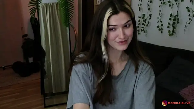 monikavenom online show from April 6, 3:15 am