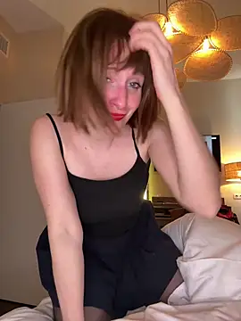 victoirenextdoor online show from March 13, 1:07 pm