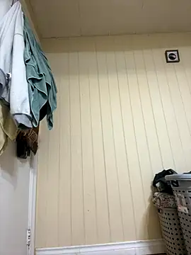 Wantsomemore2 online show from November 13, 1:15 am