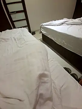 Exhibitionist1508 online show from November 4, 6:45 am