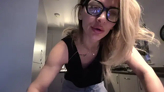 SweetMonicaUK online show from February 6, 9:45 am