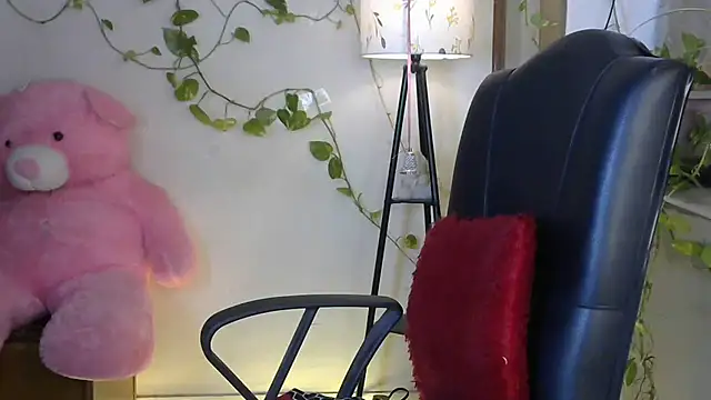 Snapshot of Black_cat_cutie chatting on June 29, 5:25 am Black cat cutie online show from June 29, 5:25 am