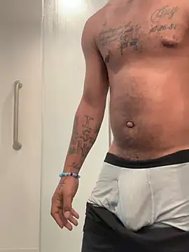 Snapshot of curvedicbandit6_2 chatting on January 22, 10:29 am curvedicbandit6 2 online show from January 22, 10:29 am