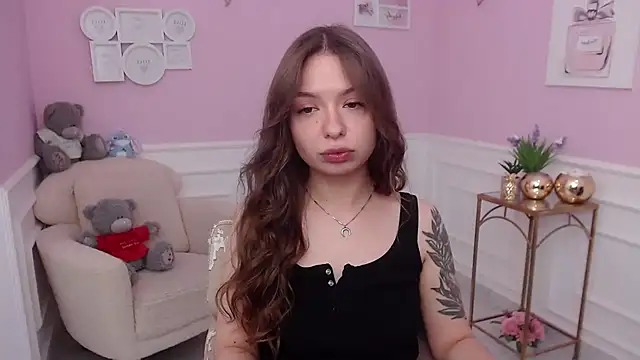 LucySkilar online show from October 20, 4:35 am