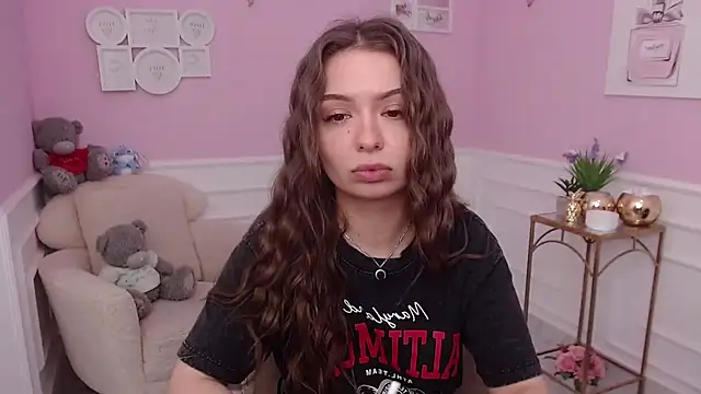 LucySkilar online show from November 30, 6:17 am