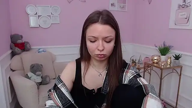 LucySkilar online show from January 15, 6:07 am