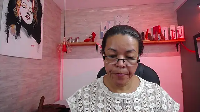 Snapshot of MaturePure chatting on November 2, 7:38 pm MaturePure online show from November 2, 7:38 pm