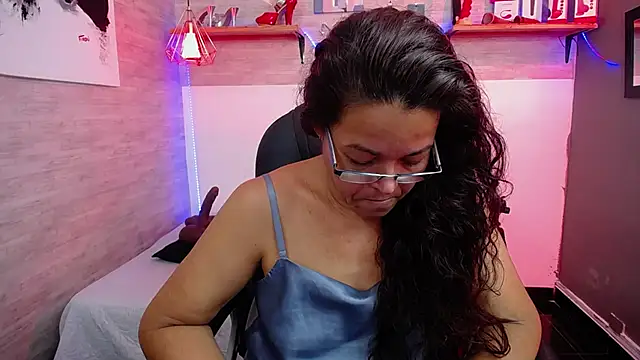 Snapshot of MaturePure chatting on November 4, 10:42 pm MaturePure online show from November 4, 10:42 pm