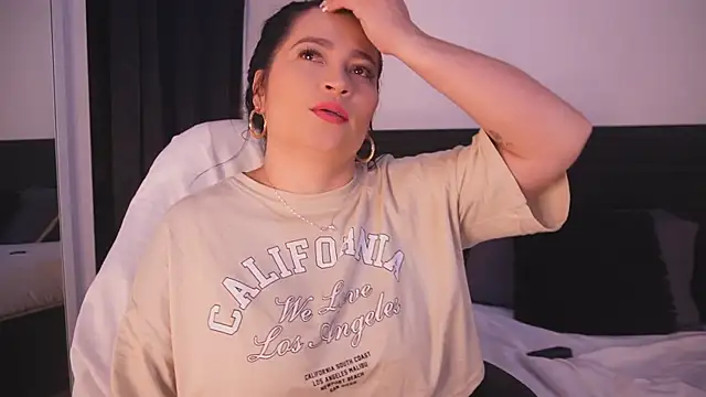 leslie k online show from February 6, 4:50 am