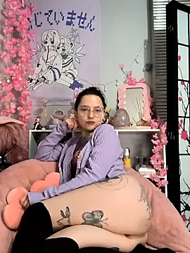 mamiedonuts online show from March 4, 10:05 pm