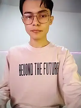 Dmitri Aksnes online show from November 15, 9:00 pm