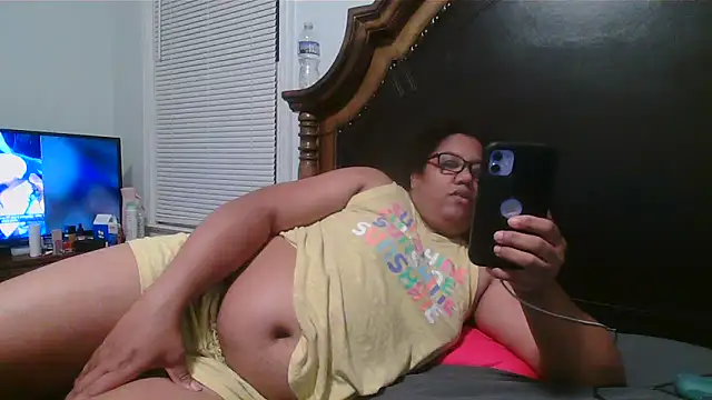 ebonyred online show from December 31, 1:57 am