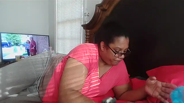 ebonyred online show from March 2, 9:32 pm
