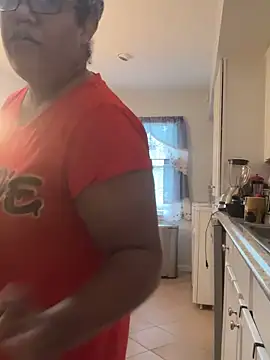 ebonyred online show from October 7, 1:52 pm