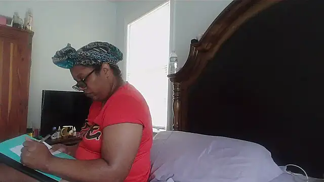 ebonyred online show from October 10, 2:38 pm