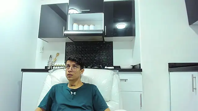 AgarEvans online show from December 9, 4:56 am