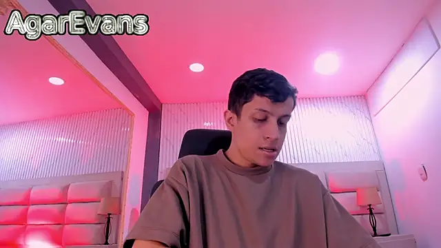 Snapshot of AgarEvans chatting on July 23, 3:04 am AgarEvans online show from July 23, 3:04 am