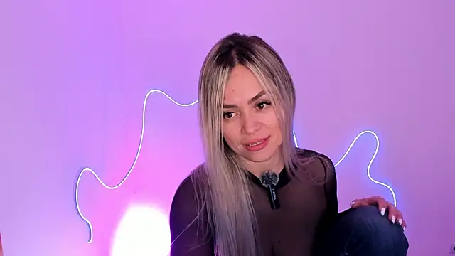 nicole valencia  online show from November 25, 11:54 am