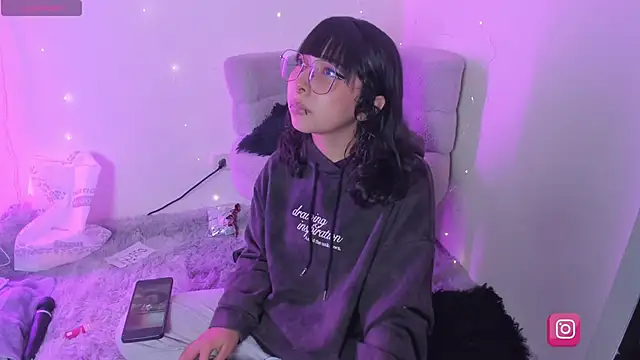 arysUwU online show from May 8, 1:55 am