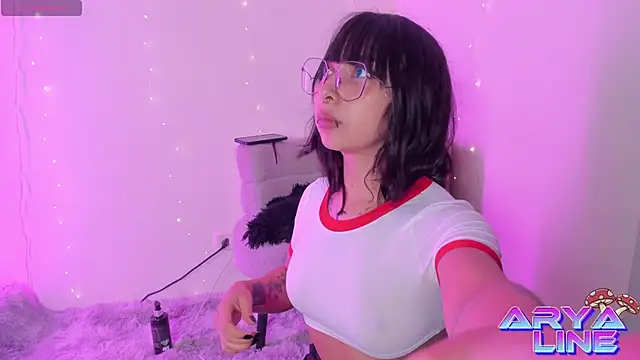 arysUwU online show from May 23, 1:11 am