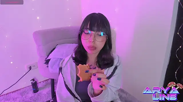 arysUwU online show from May 28, 1:47 am