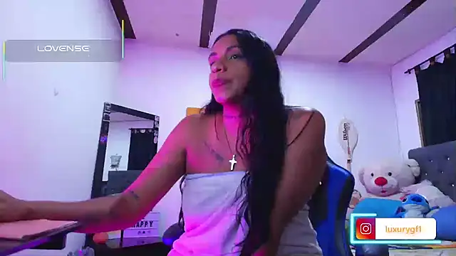 Snapshot of Pocahontaslovex chatting on July 24, 11:47 pm Pocahontaslovex online show from July 24, 11:47 pm