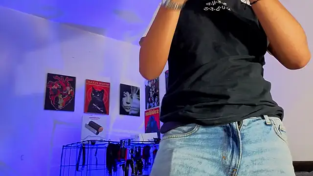 Snapshot of GaelOconner chatting on October 23, 2:33 am GaelOconner online show from October 23, 2:33 am