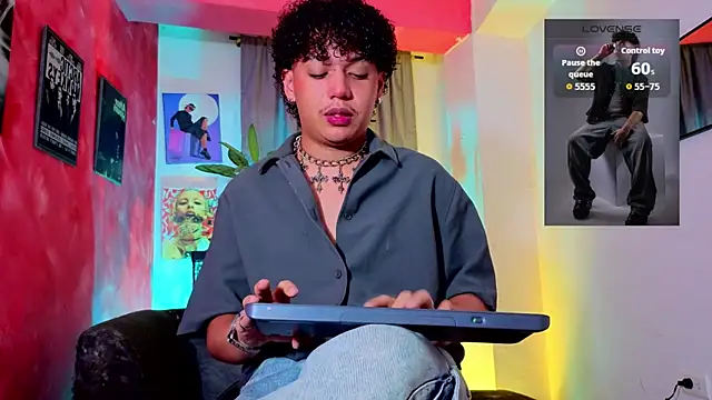 Snapshot of GaelOconner chatting on March 17, 2:27 am GaelOconner online show from March 17, 2:27 am