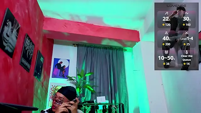 Snapshot of GaelOconner chatting on April 5, 2:42 am GaelOconner online show from April 5, 2:42 am