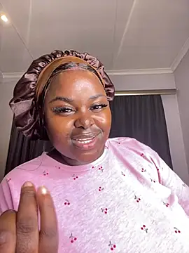 Snapshot of Honeycoco0211 chatting on April 2, 7:33 pm Honeycoco0211 online show from April 2, 7:33 pm