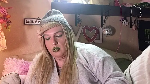 Blakelytgirl online show from February 13, 6:59 pm