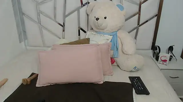 celestesouzalatin online show from July 18, 12:26 am
