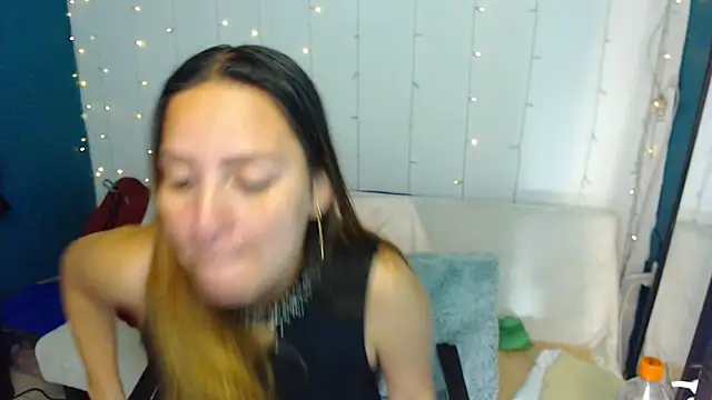 camila delarosa online show from December 12, 12:55 pm